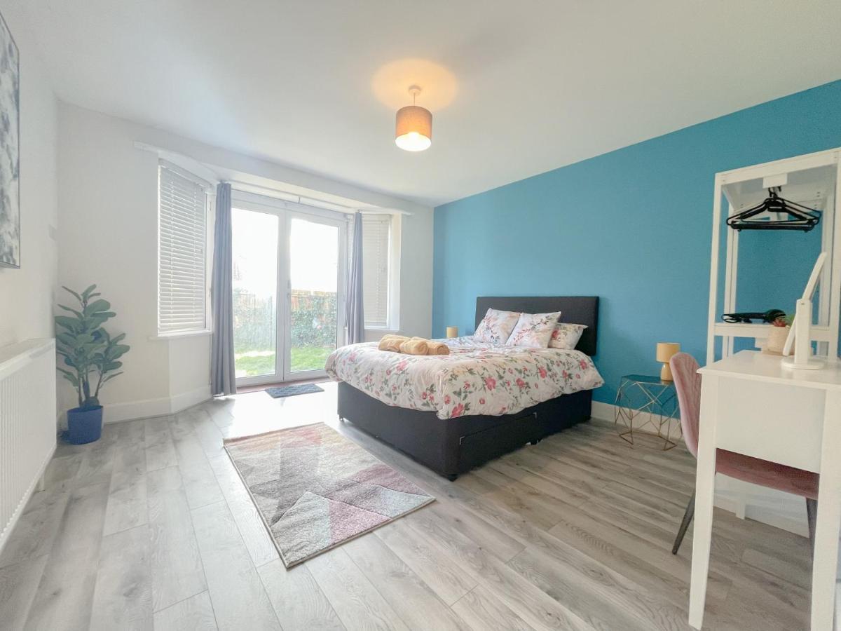 Large 3 Bedroom & 2 Bath - Ground Floor With Parking 본머스 외부 사진