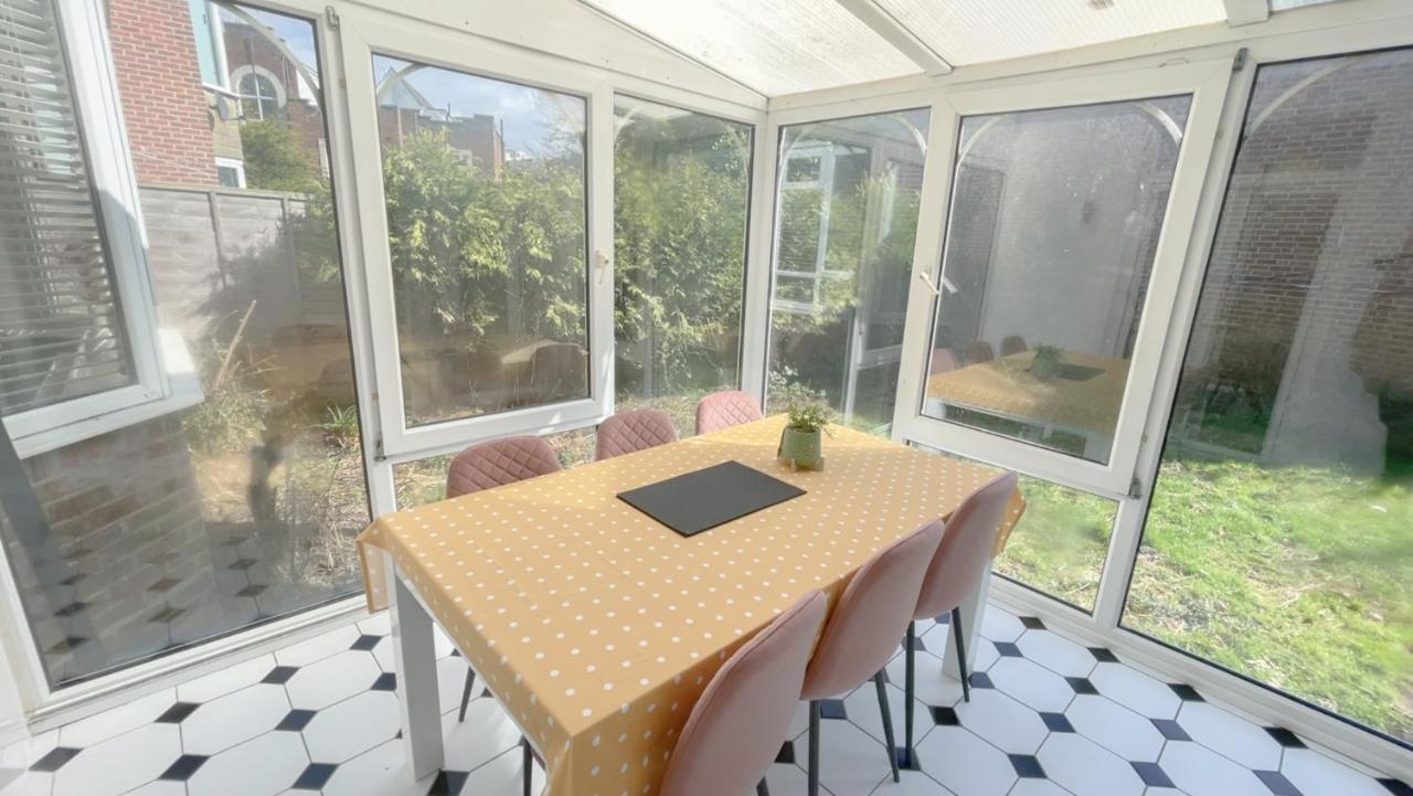 Large 3 Bedroom & 2 Bath - Ground Floor With Parking 본머스 외부 사진